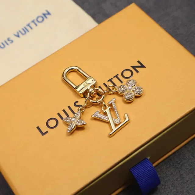 Louis Vuitton Monogram Flower and Star Charm Keyholder Gold Blue Metal Crystal-Encrusted Charms Bracelet 3