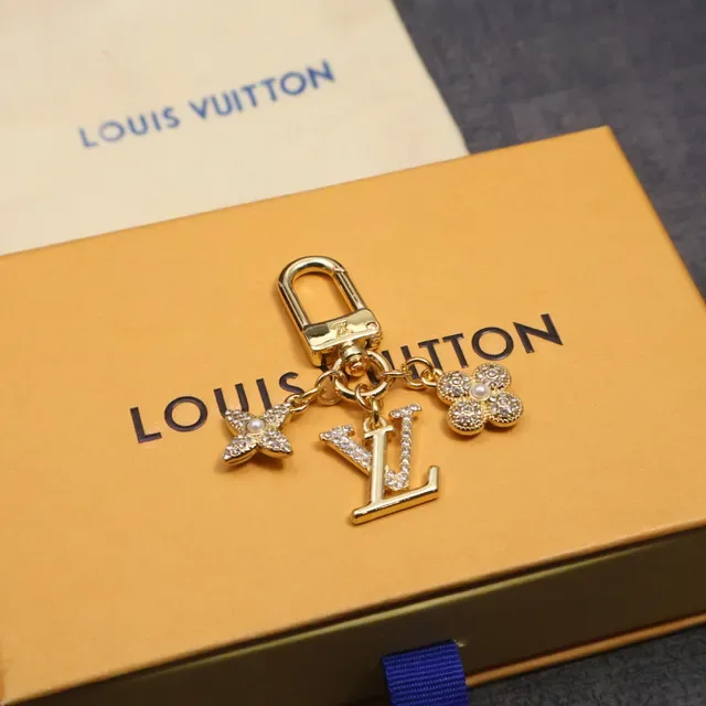 Louis Vuitton Monogram Flower and Star Charm Keyholder Gold Blue Metal Crystal-Encrusted Charms Bracelet 4