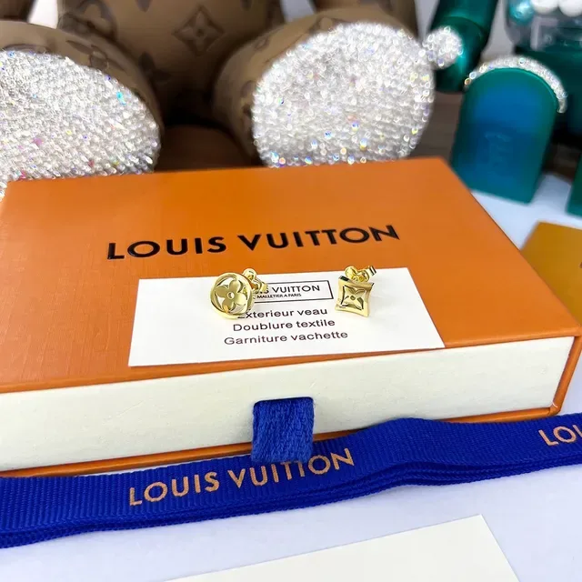 Louis Vuitton Monogram Flower Diamond and Circle Earrings 4