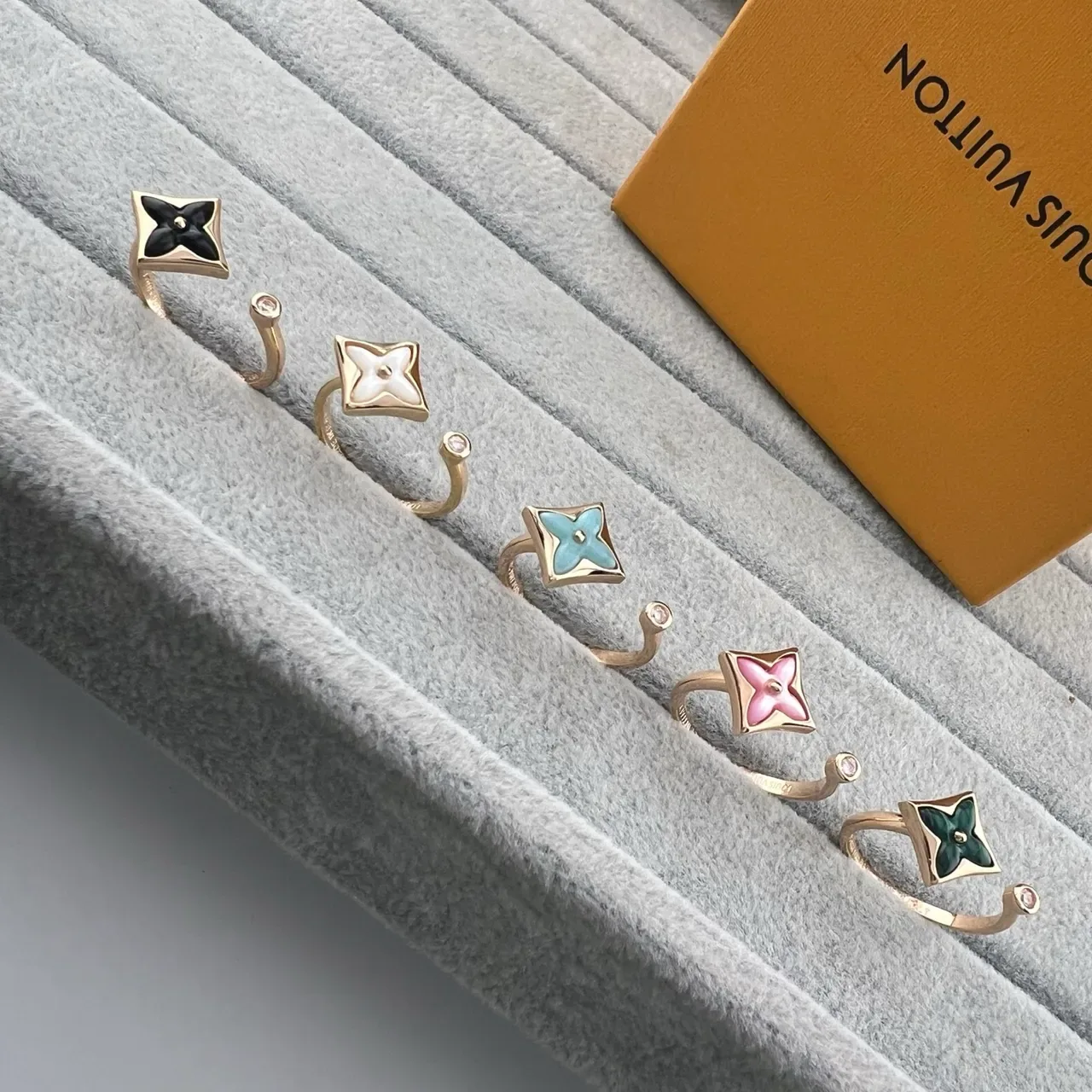 Louis Vuitton Monogram Flower Enamel and Crystal Bracelet 3