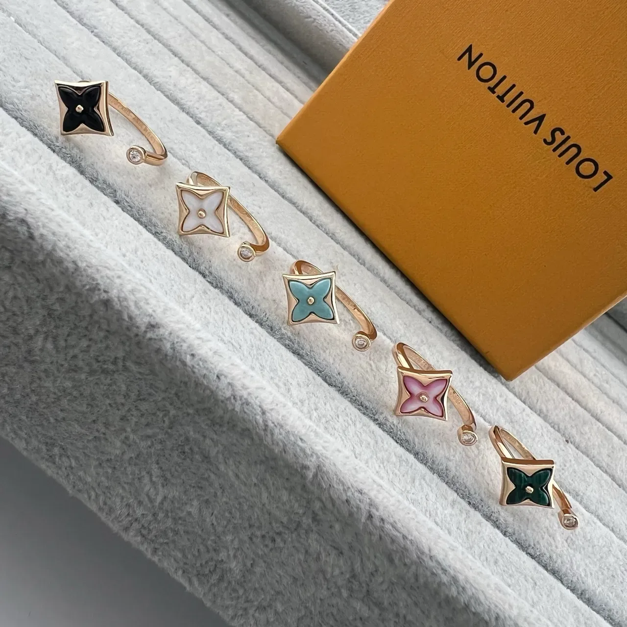 Louis Vuitton Monogram Flower Enamel and Crystal Bracelet 5