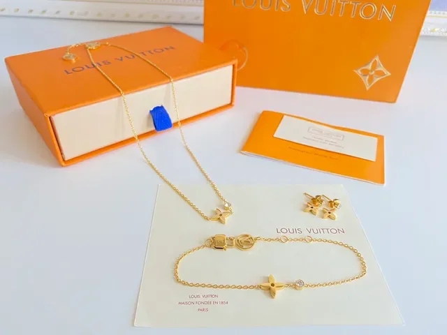 Louis Vuitton Monogram Flower Gold Silver Four-Petal Motif Fine Chain Necklace 3
