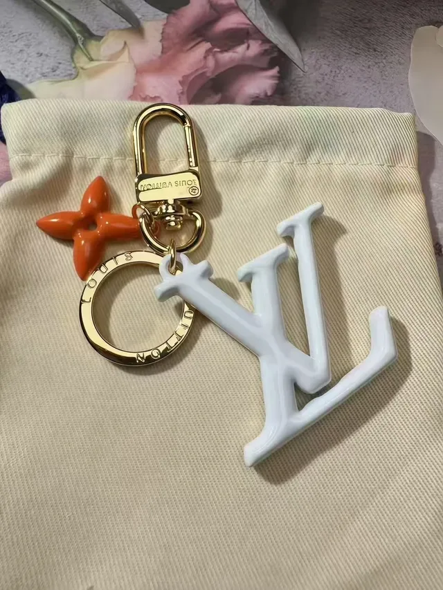 Louis Vuitton Monogram Flower Multicolor Glossy Resin Star-Shaped Charm Crossbody Bag 5