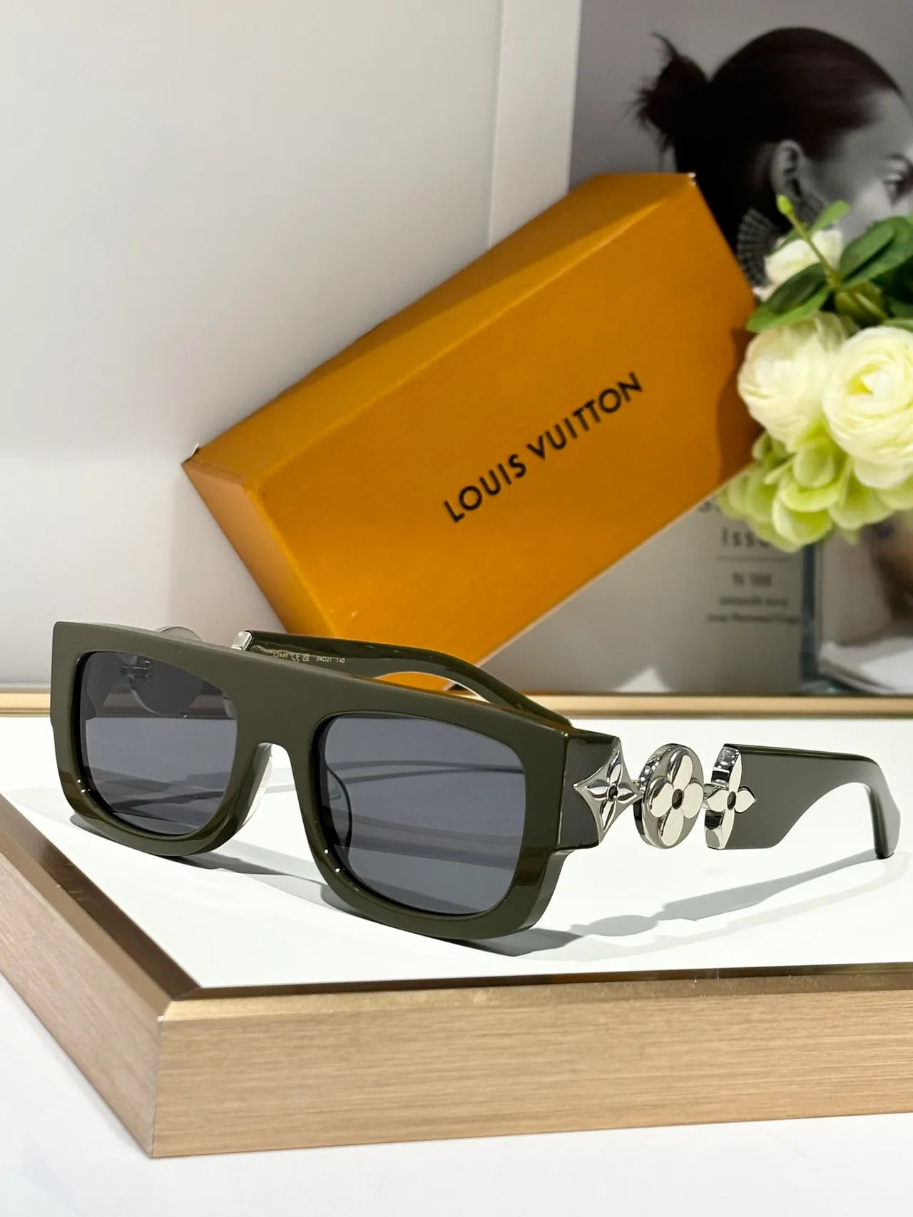 Louis Vuitton Monogram Flower Rectangular Glossy Black Sunglasses 5