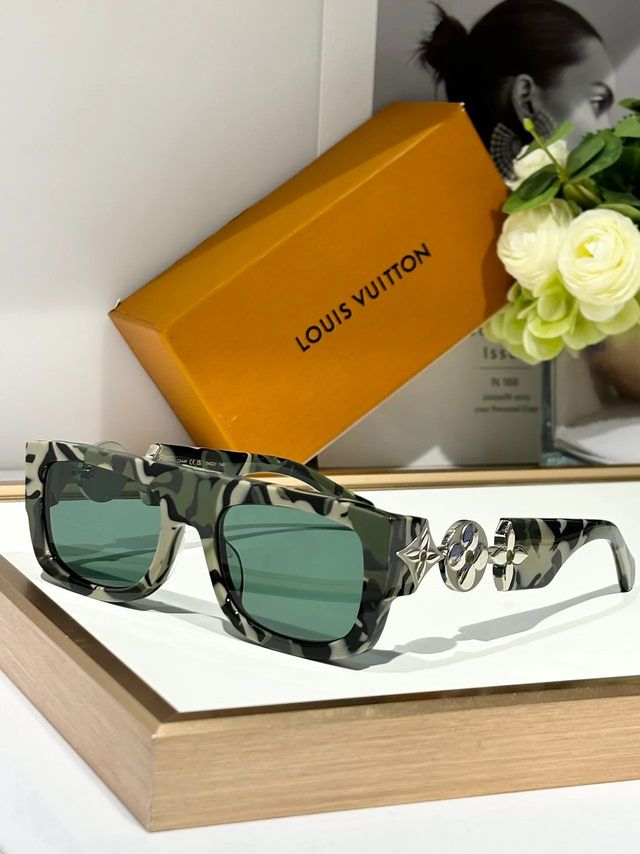 Louis Vuitton Monogram Flower Rectangular Glossy Black Sunglasses 8