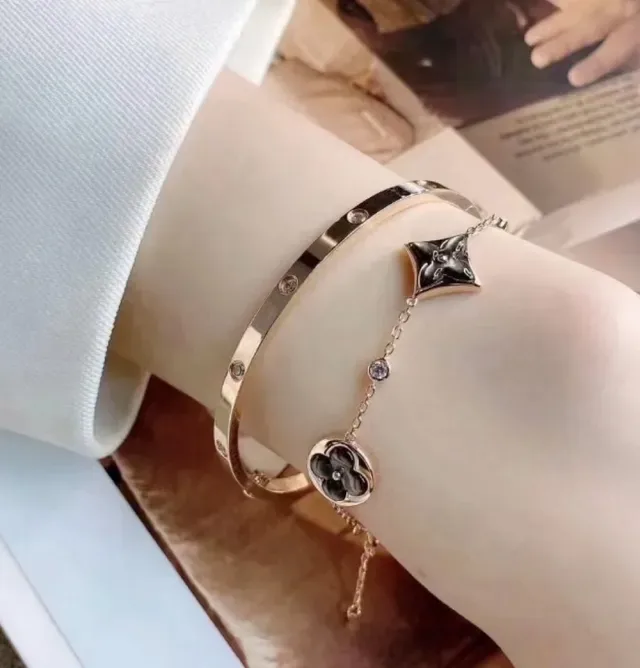 Louis Vuitton Monogram Flower Rose Gold-Tone Mother-of-Pearl Bracelet 8