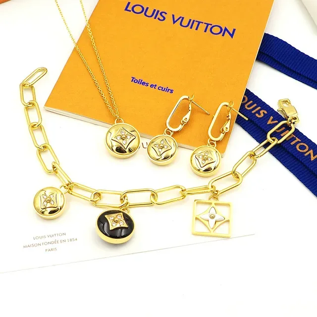 Louis Vuitton Monogram Flower Silver Black Chain-Link Charm Earrings 3