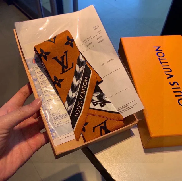 Louis Vuitton Monogram écharpe de soie orange 4