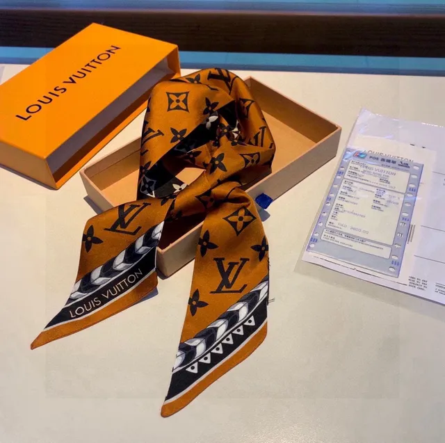 Louis Vuitton Monogram écharpe de soie orange 7