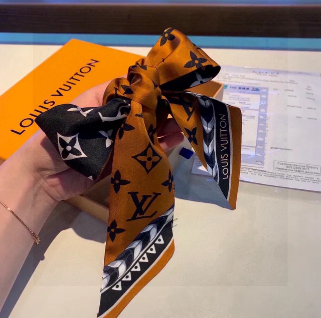 Louis Vuitton Monogram écharpe de soie orange 9