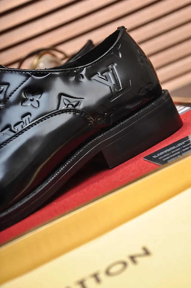 Louis Vuitton Monogram Cuir patenté Oxford Noir Brillant Embossé Chaussures Oxford 2