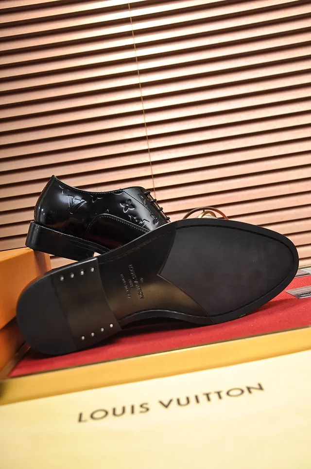 Louis Vuitton Monogram Cuir patenté Oxford Noir Brillant Embossé Chaussures Oxford 3