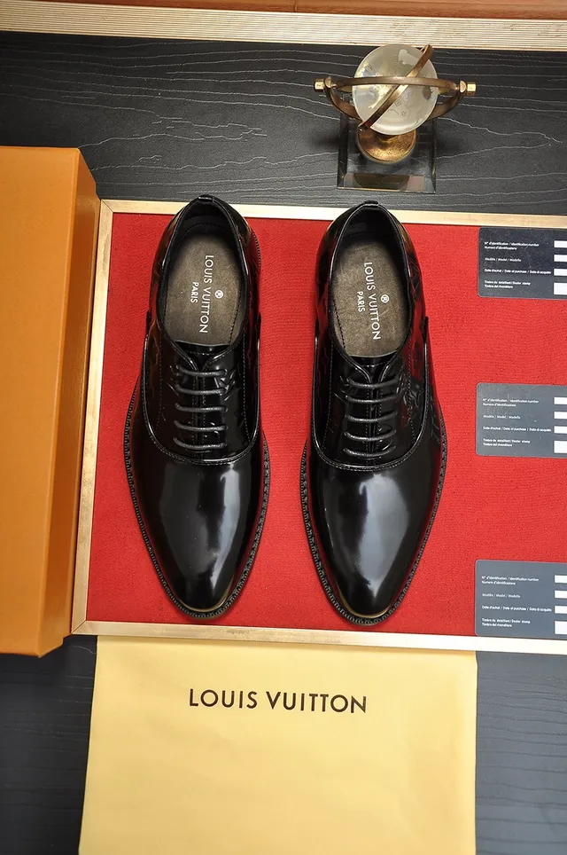 Louis Vuitton Monogram Cuir patenté Oxford Noir Brillant Embossé Chaussures Oxford 5