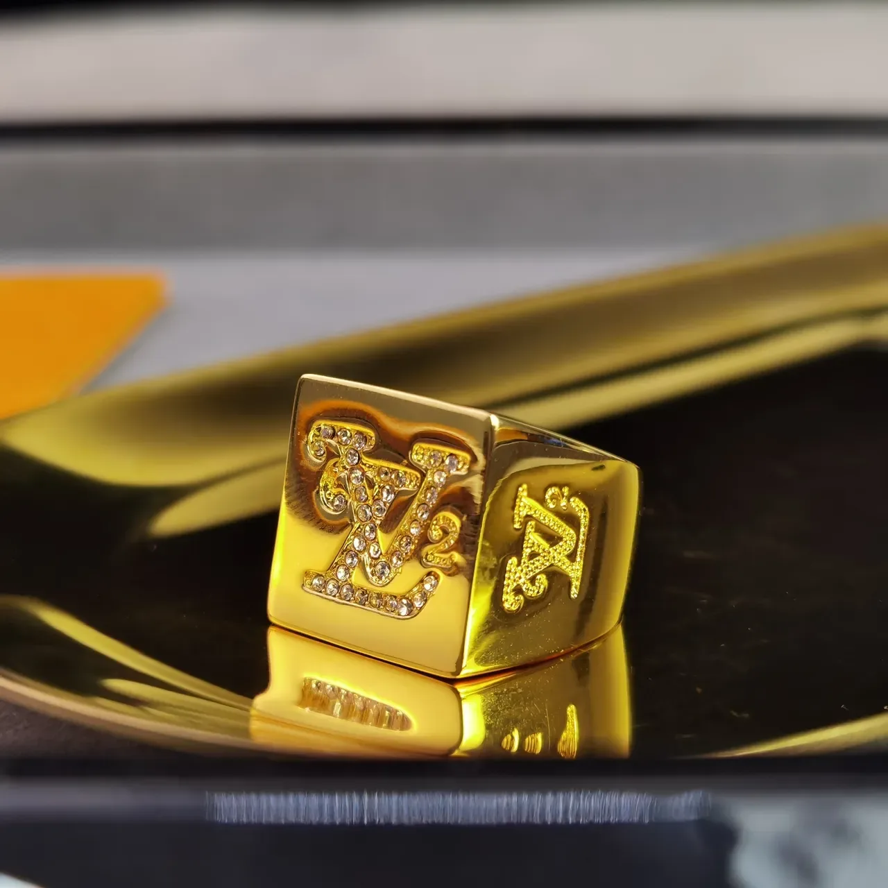 Louis Vuitton Monogram Pavé Square Signet Ring 8