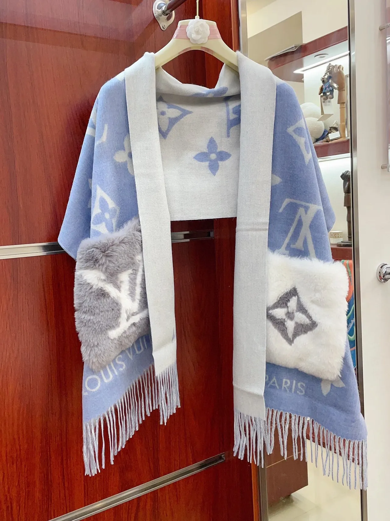 Écharpe Louis Vuitton Monogram Bleu Blanc Monogrammed Tricotée en Cachemire 7