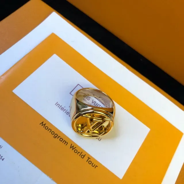 Louis Vuitton Monogram World Tour Gold Signet-Style Monogrammed Ring 5