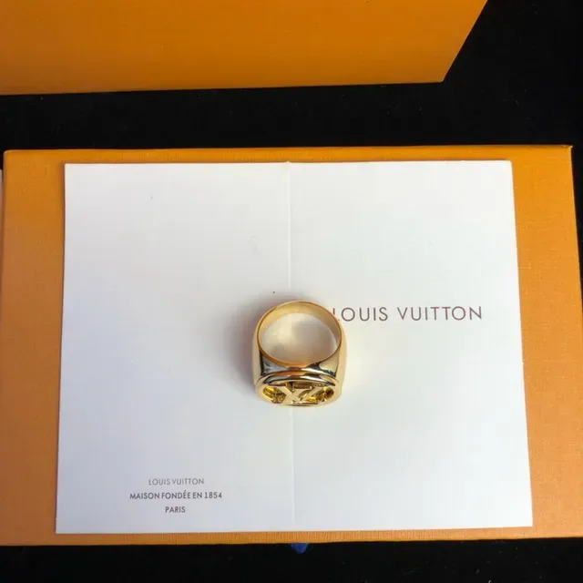 Louis Vuitton Monogram World Tour Gold Signet-Style Monogrammed Ring 7