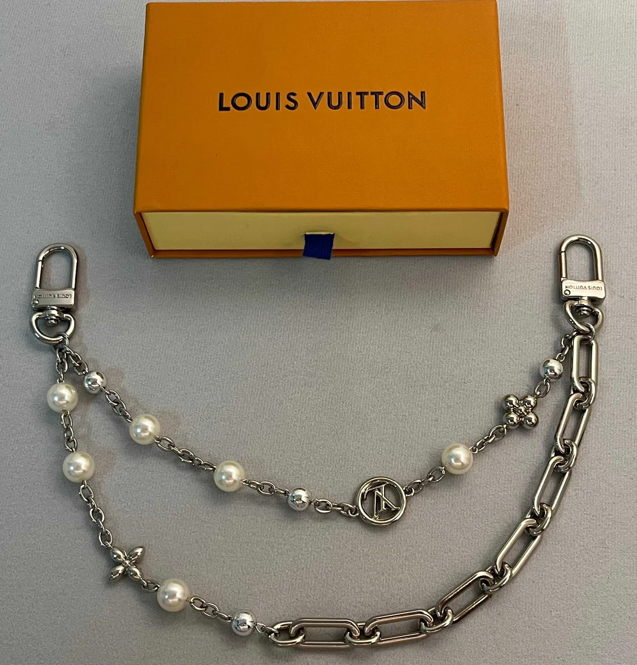 Louis Vuitton Monogram World Tour Pearl and Chain Bracelet 6
