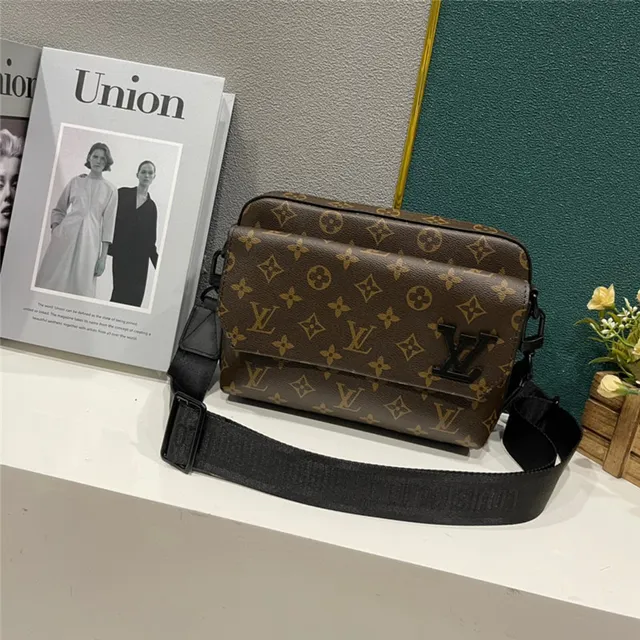 路易威登 Multi Pochette Accessoires 黑色棕色 矩形 翻盖 压花 Monogram 或 Logo 信使包 19