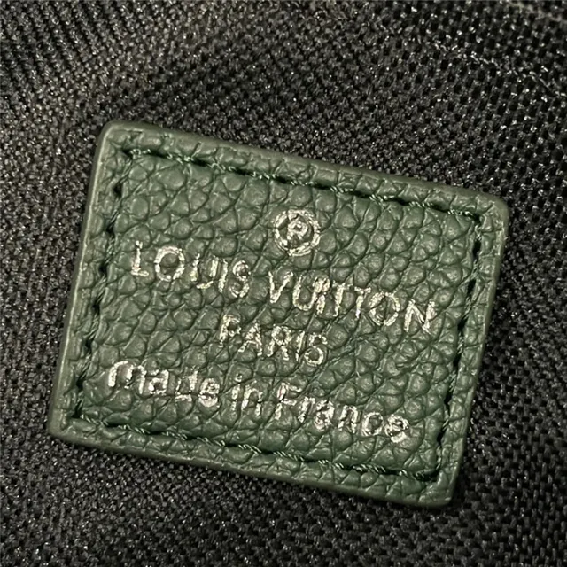 路易威登 Multi Pochette Accessoires 黑色棕色 矩形 翻盖 压花 Monogram 或 Logo 信使包 21