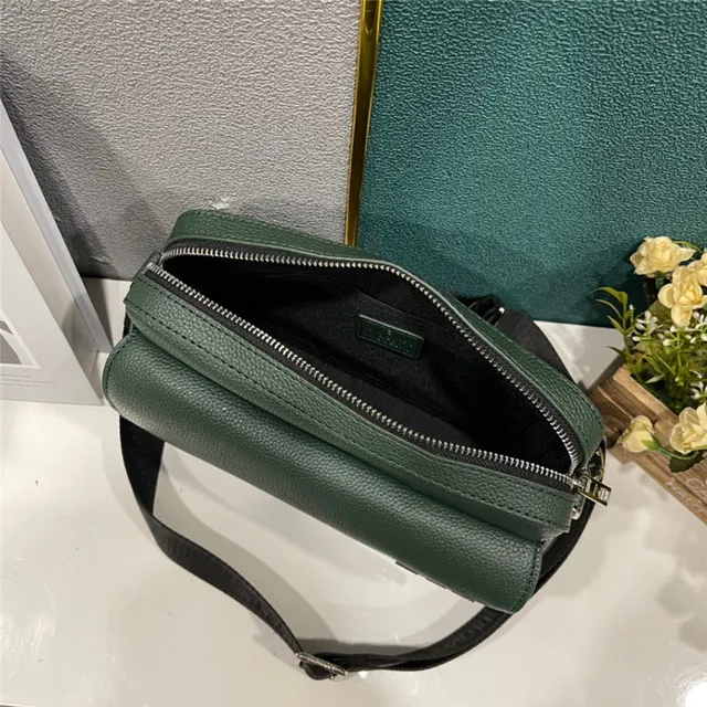 路易威登 Multi Pochette Accessoires 黑色棕色 矩形 翻盖 压花 Monogram 或 Logo 信使包 22