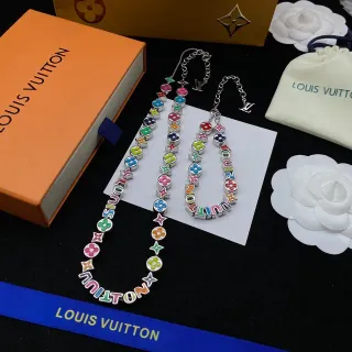 Louis Vuitton Collar de varios colores con cuentas Letra Monograma