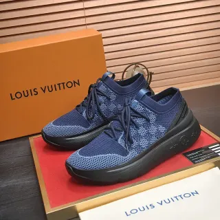 Louis Vuitton Zapatillas Lifestyle de color azul marino con upper de tejido y cordones integrados
