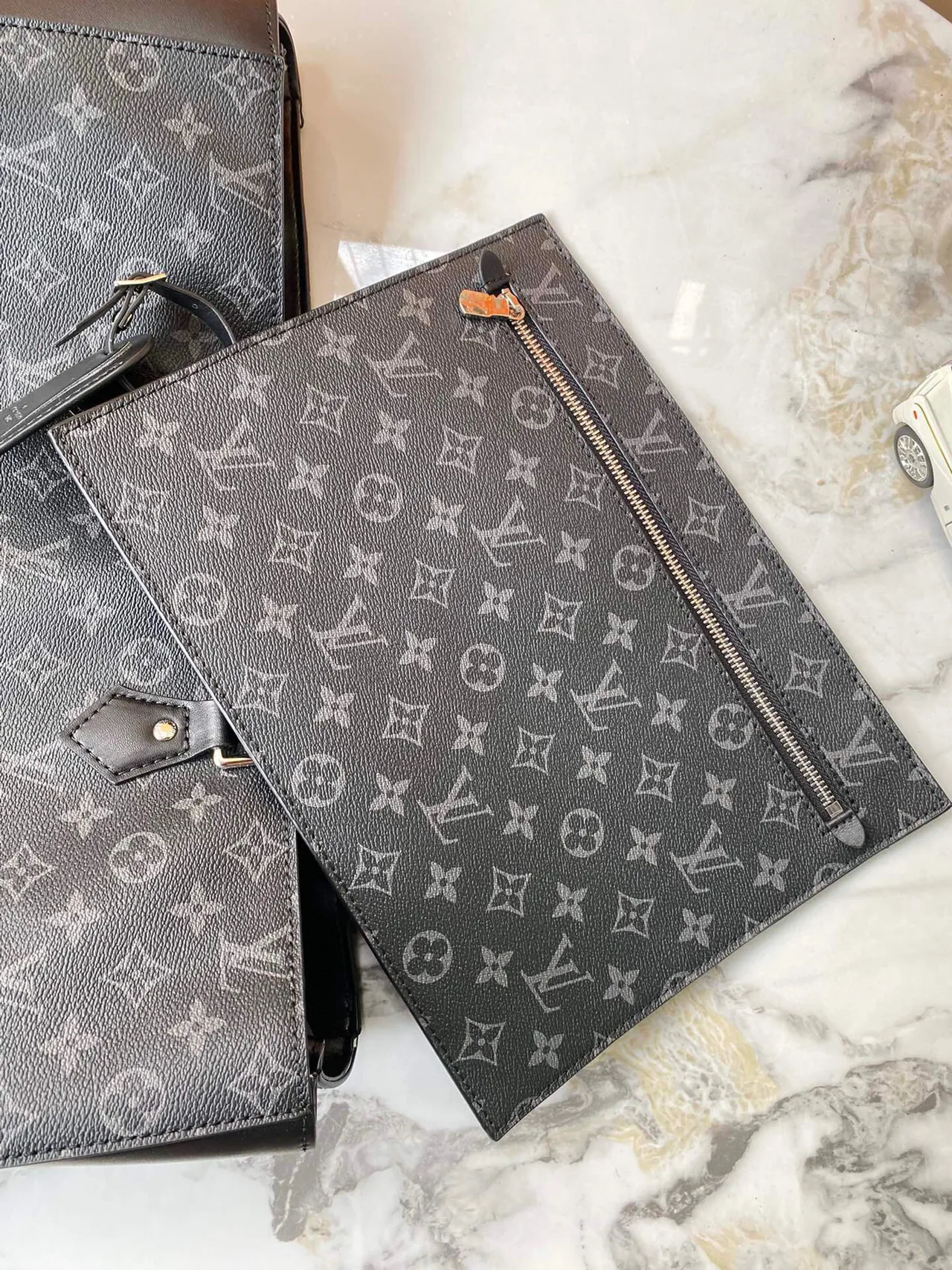 Louis Vuitton Neverfull Monogram sac tote gris 4