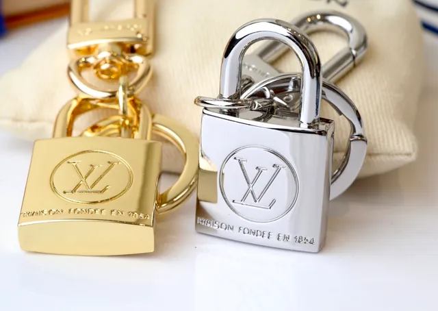 Louis Vuitton Padlock Keychain Gold Silver Engraved Monogram Phone Case 2