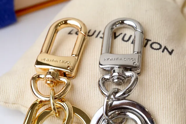 Louis Vuitton Padlock Keychain Gold Silver Engraved Monogram Phone Case 3