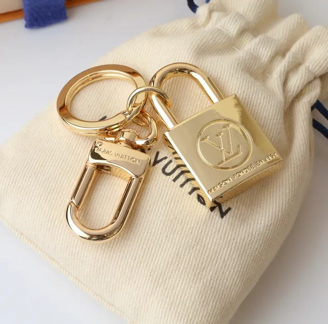 Louis Vuitton Padlock Keychain Gold Silver Engraved Monogram Phone Case 6