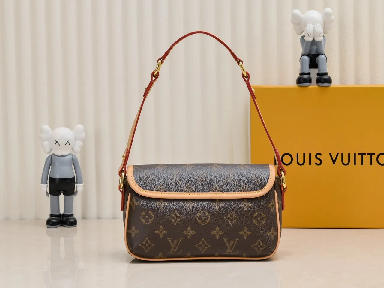 Louis Vuitton Petite Boîte Chapeau Monogram Canvas Tan Trim Underarm Bag 4