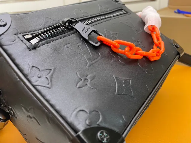 Louis Vuitton Petite Malle Negro Naranja Silueta de Maleta Boxy Bolso de Cadena de Cuero Monogramado 6