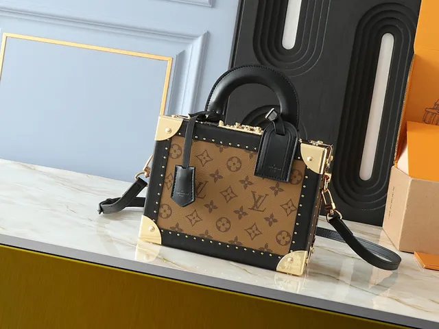 Louis Vuitton Petite Malle Marrom Monogram Canvas Tote Bag 2