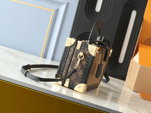 Louis Vuitton Petite Malle Marrom Monogram Canvas Tote Bag 6