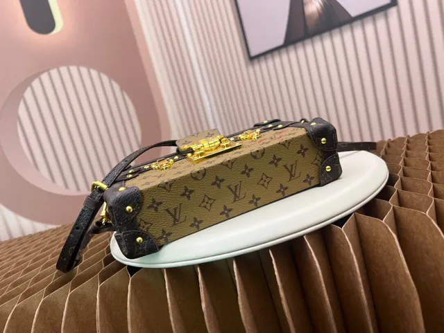 Louis Vuitton Petite Malle Toile Monogramme Accessoires Verts Graffiti Sac Tote 4