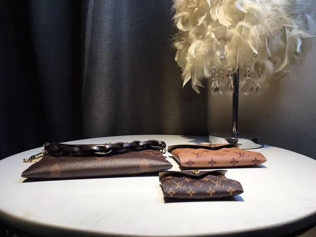 Louis Vuitton Pochette Metis Marron Or Flap Enveloppe Monogramme Toile Sac 2