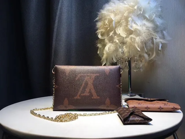 Louis Vuitton Pochette Metis Marron Or Flap Enveloppe Monogramme Toile Sac 8