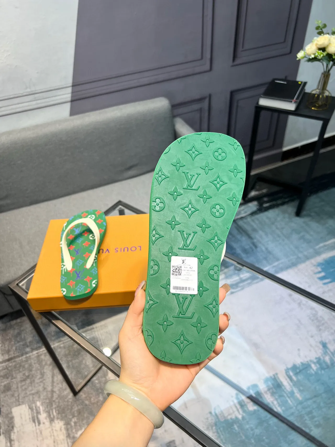 Louis Vuitton Printed Green Multicolor Flip-Flop Slippers 7
