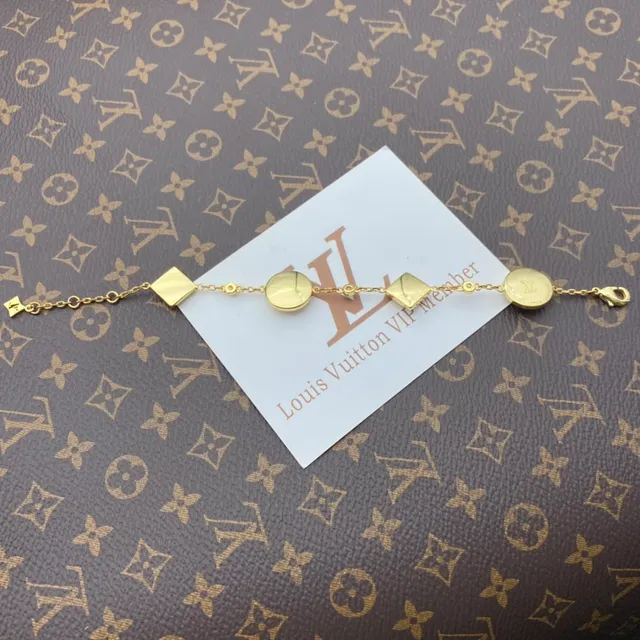 Louis Vuitton Quatrefoil Pavé Crystal Gold-Tone Bracelet 2