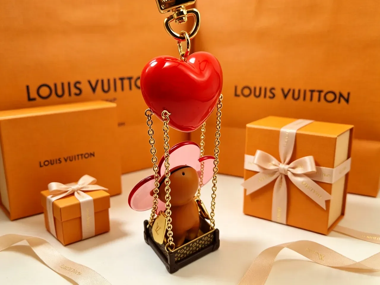 Louis Vuitton Red Pink Glossy Resin Heart Flower Motif Handbag 5