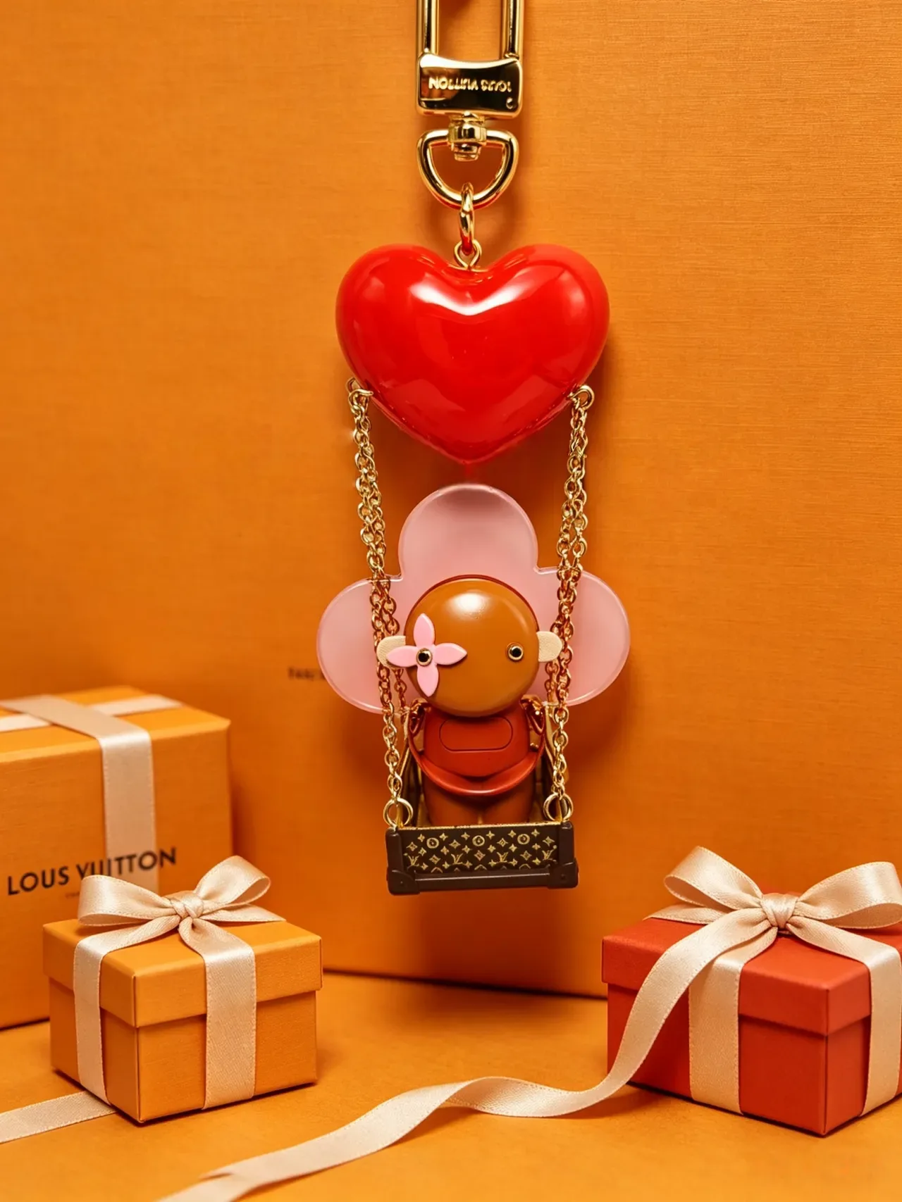 Louis Vuitton Red Pink Glossy Resin Heart Flower Motif Handbag 7