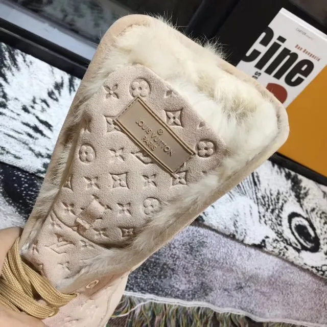 Louis Vuitton Run Away Beige White Monogrammed Suede Shearling-Lined Snow Boots 4