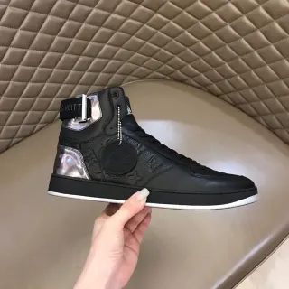 Louis Vuitton Run Away Zapatillas Lifestyle Negras y Plateadas Metálicas