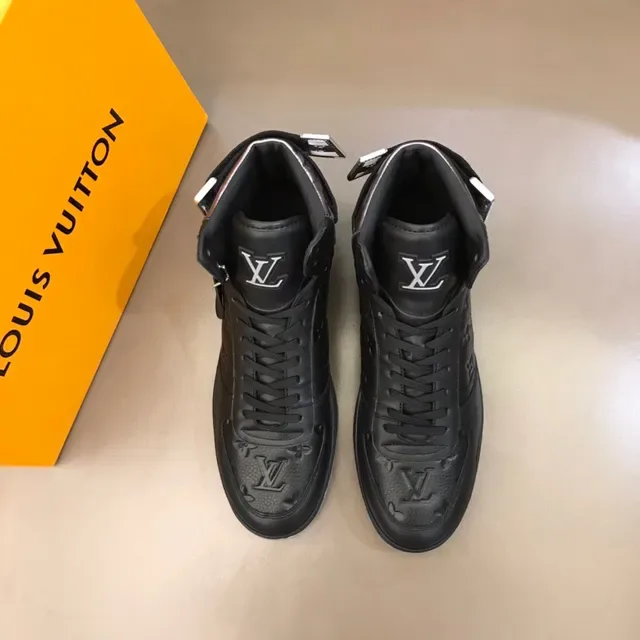 Louis Vuitton Run Away Black and Silver Metallic Lifestyle Sneakers 9
