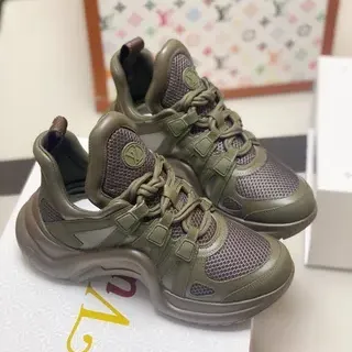 Louis Vuitton Run Away Verde Oliva Tênis Chunky