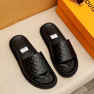 Louis Vuitton Run Away Slides काला Monogram Embossed Slippers
