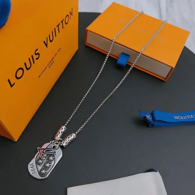 Louis Vuitton Silver Blue Curb Chain Dog-Tag Pendant Necklace 5