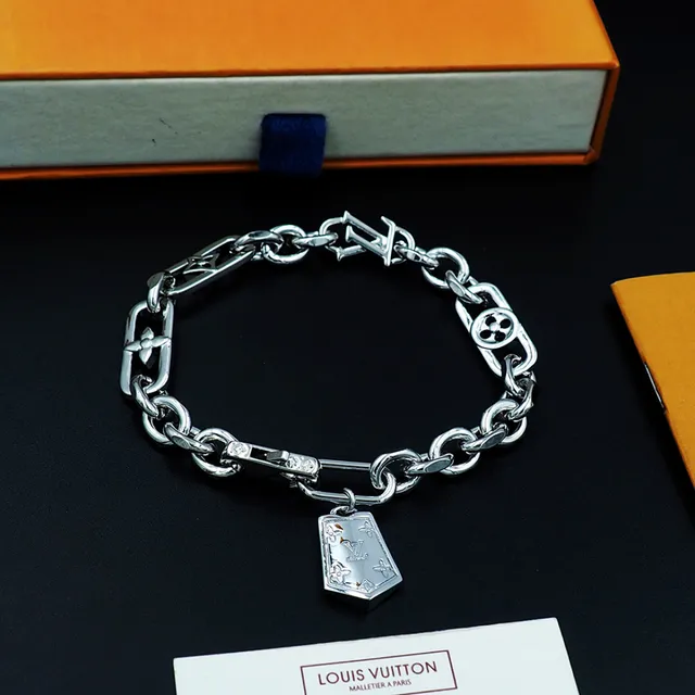 Louis Vuitton Silver Chunky Chain Monogram-Engraved Links Bracelet 4