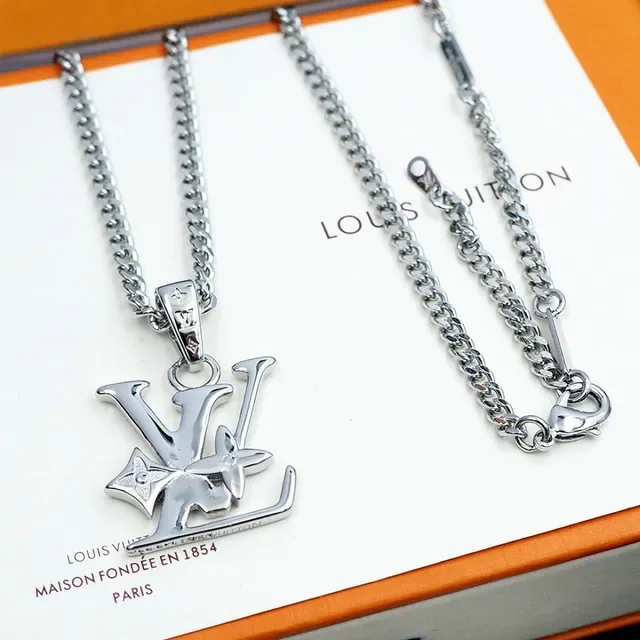 Louis Vuitton Silver Metal Monogram-Integrated Pendant Necklace 6